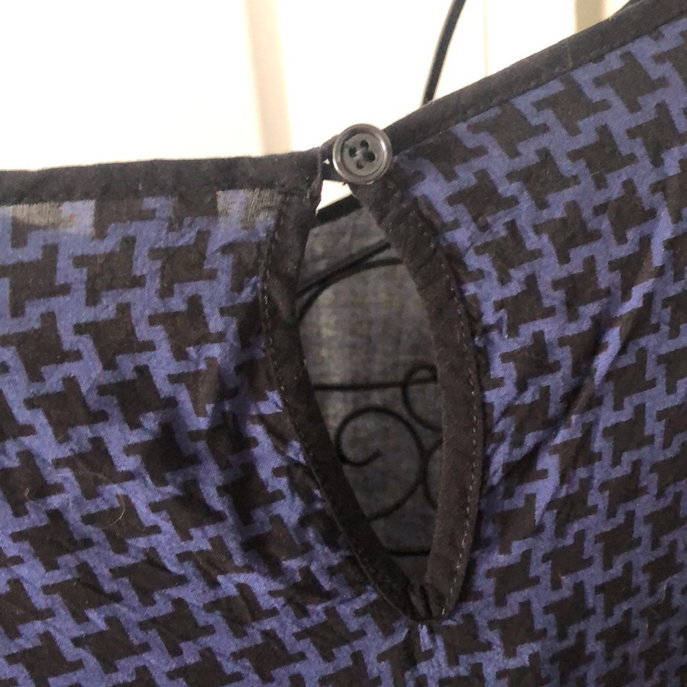 Old Navy High-Low T-Shirt Style Blouse - Picture 9 of 9